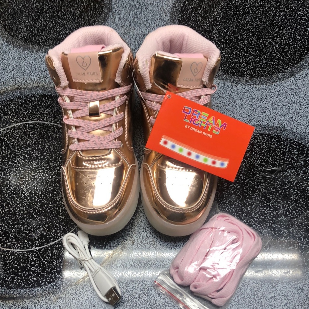 Girls new shoes w/ lights on the bottom - size12
